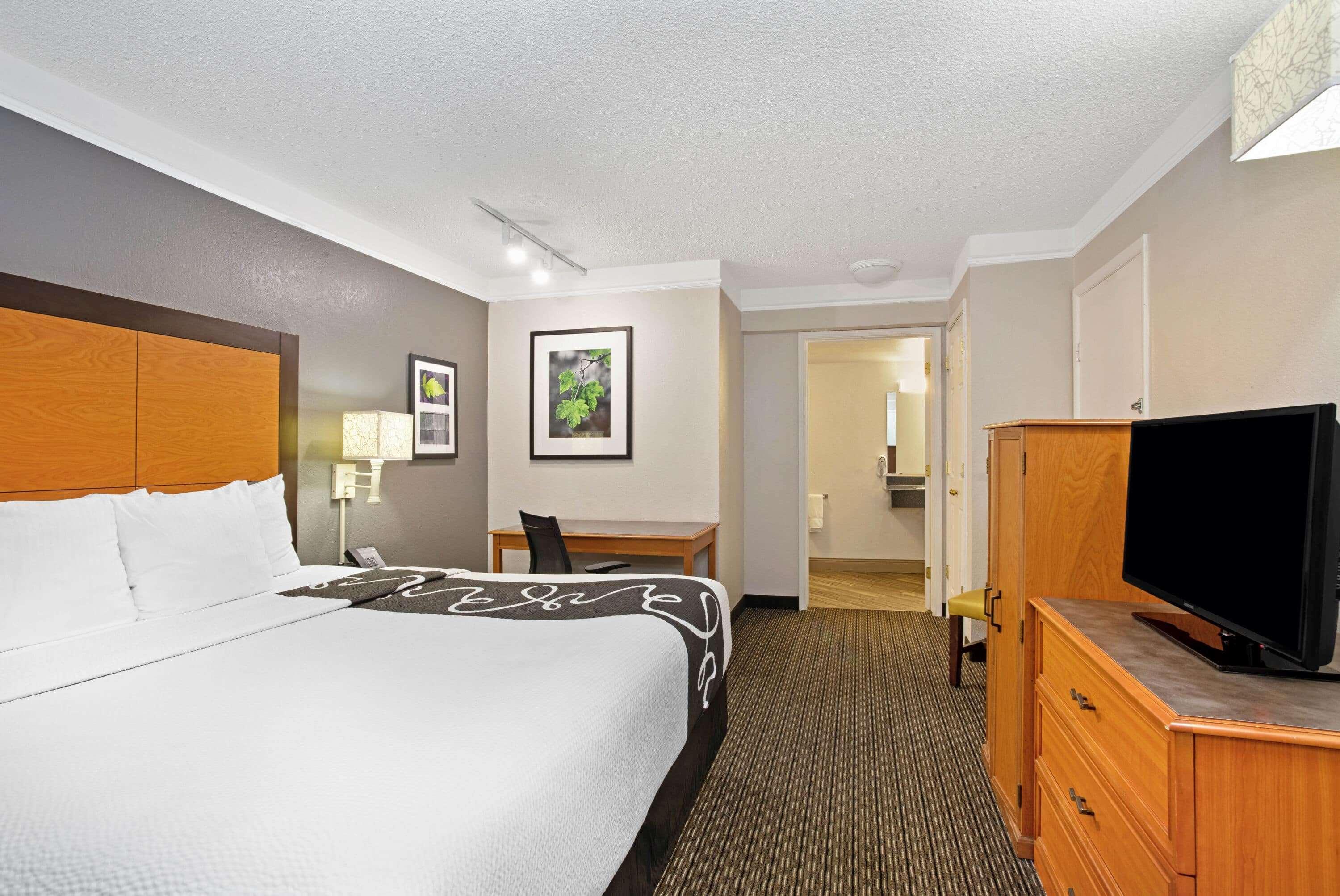 La Quinta By Wyndham East Hotel