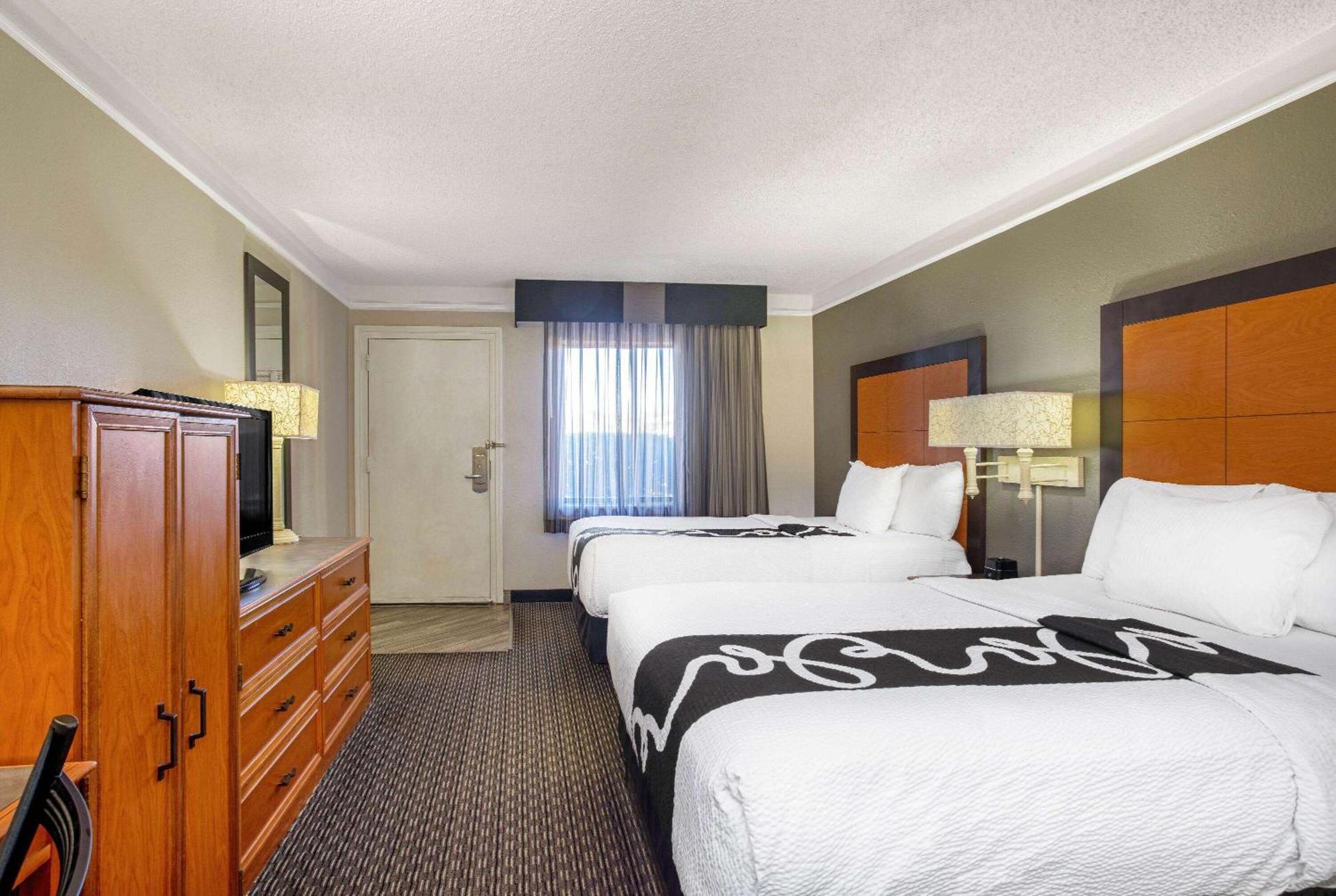 La Quinta By Wyndham East Hotel